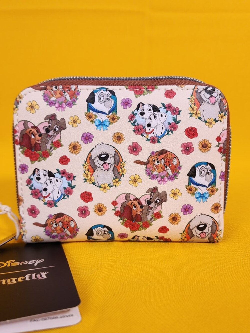Loungefly Disney Dogs Portait Flower Hearts AOP Zip Around Wallet Soft Tag NEW - Picture 12 of 12